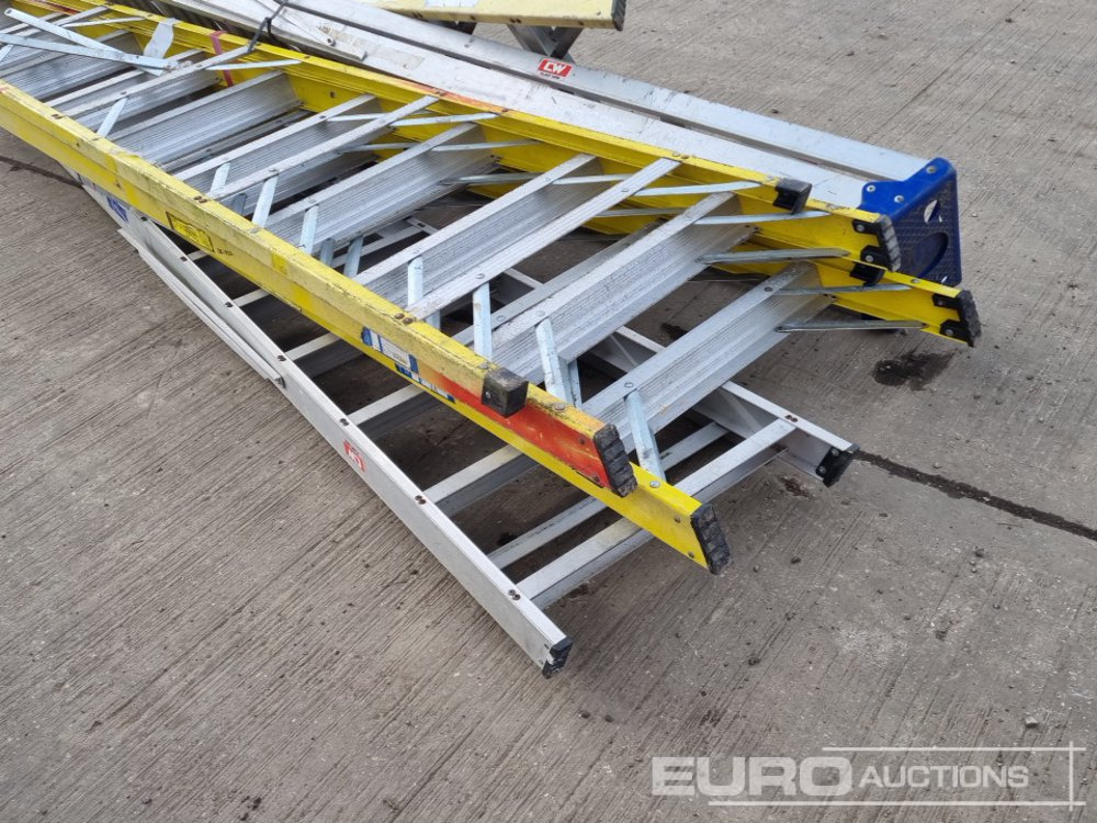 Matériel de chantier Fiberglass Step Ladders (3 of), Aluminium Step Ladders (2 of): photos 12