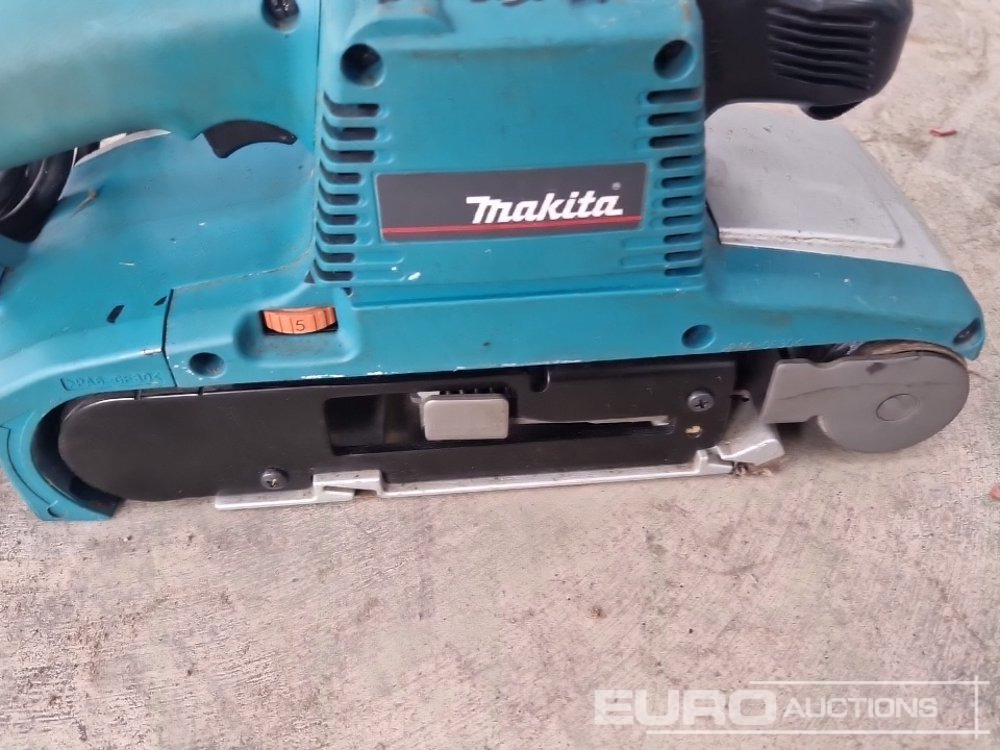 Matériel de chantier Makita 9404 240 Volt Belt Sander: photos 14