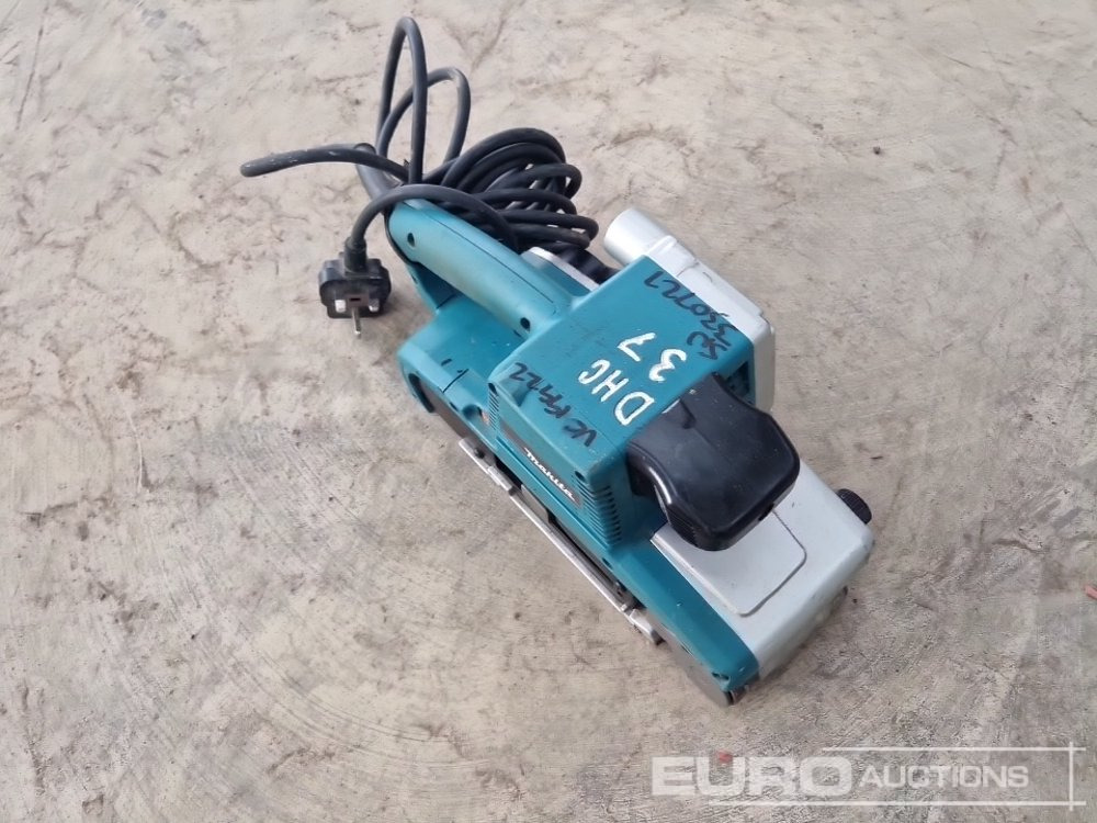 Matériel de chantier Makita 9404 240 Volt Belt Sander: photos 7