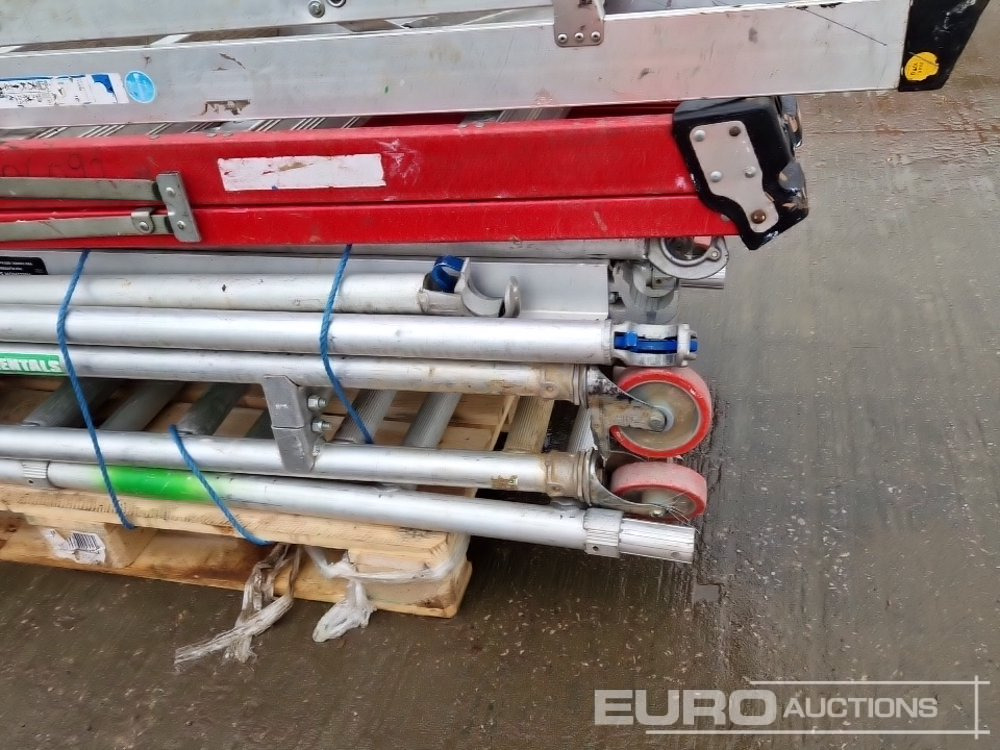 Matériel de chantier Wheeled Scaffolding Platform, Aluminium Ladder (2 of): photos 15